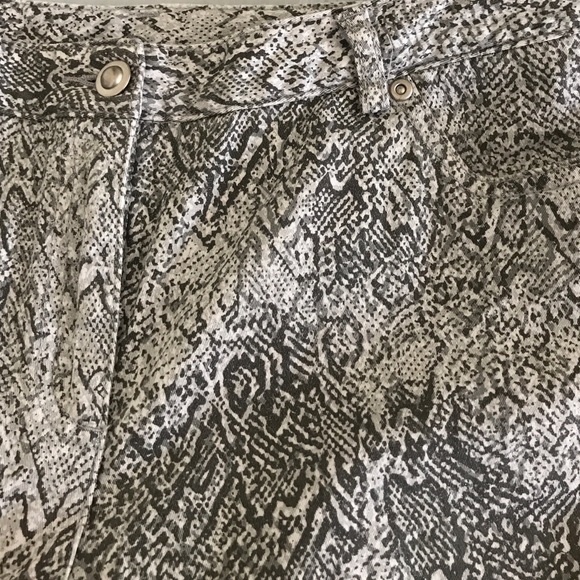 Ruby Rd. Jeans - Picture 4 of 4